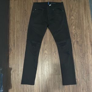 Black distressed skinny jeans